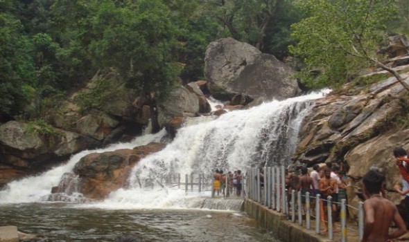Thirumoorthy falls