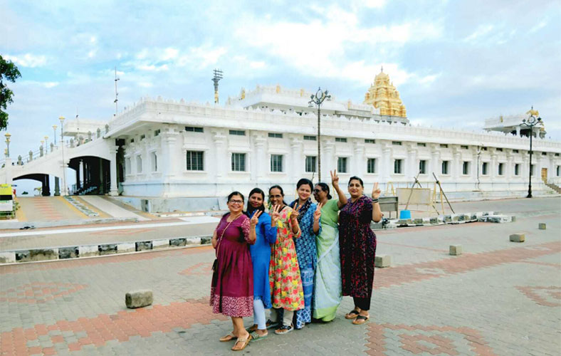 Best Travels in madurai | Muthu Tourism | Cab rendal madurai | Cab Booking Madurai 
