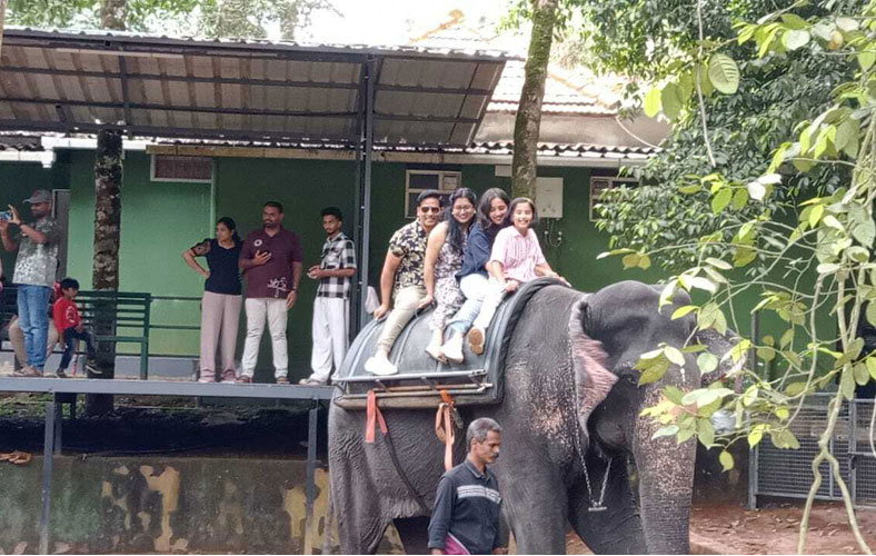 Muthu Tourism