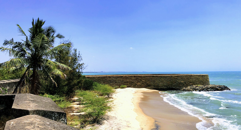 Vattakottai Beach with historic fort and sea view in Kanyakumari
